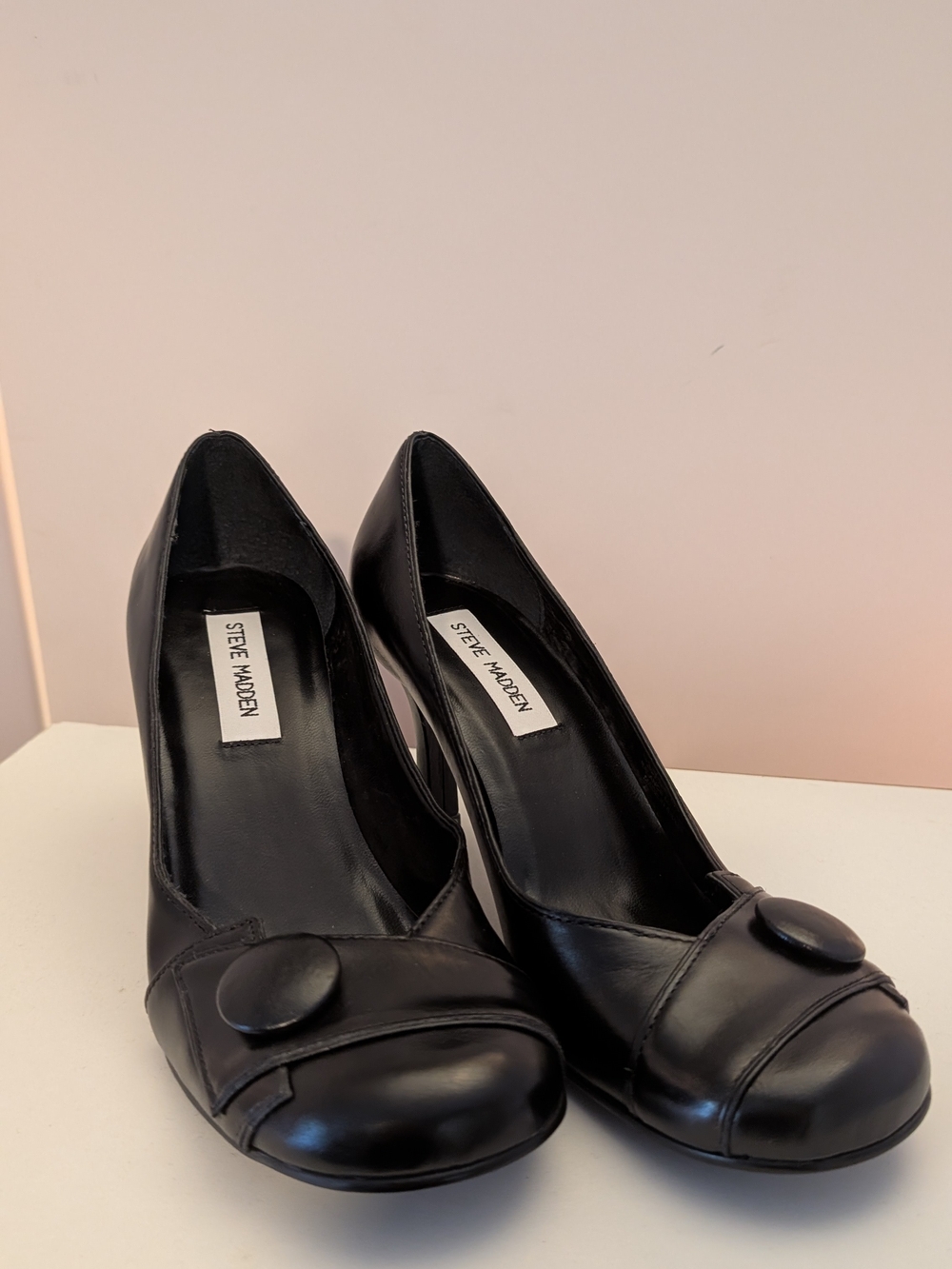 Steve Madden Black Leather Round-Toe Button Accent Heels